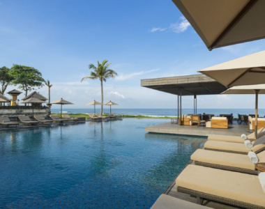 Poolen på Alila Seminyak, Bali