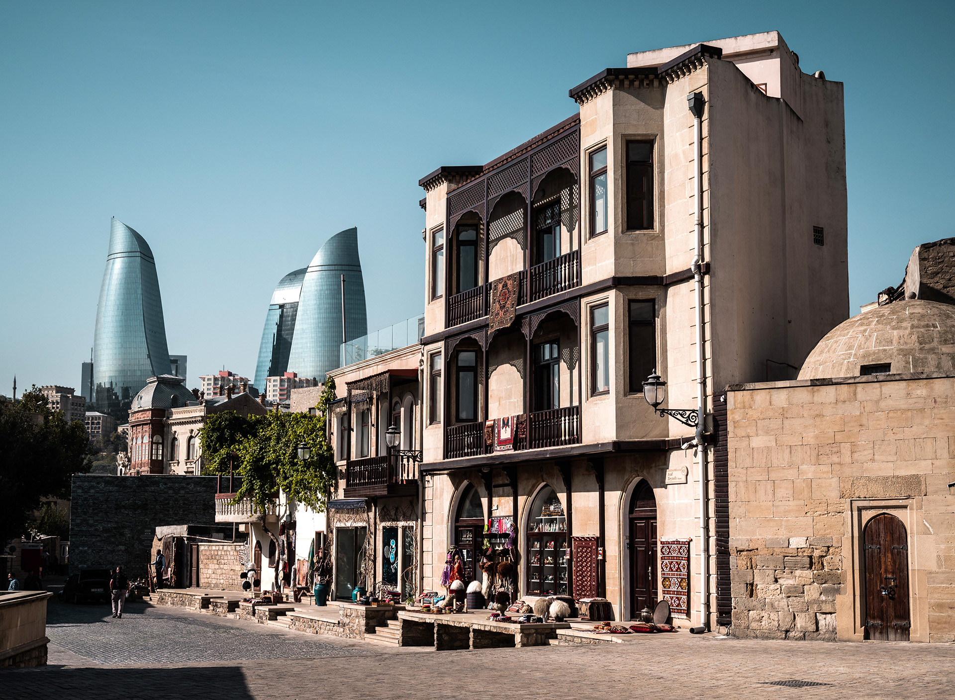 Baku - nyt og gammelt mødes