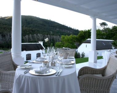 dinner-table-set-up_Grand_Dédale_Country_House_Sydafrika_Afrika