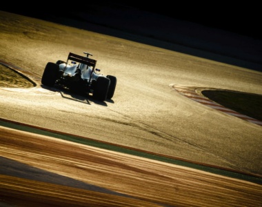 Formel 1. Racerbil på bane.
