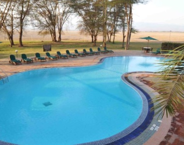 kenya-safari-swimming-pool