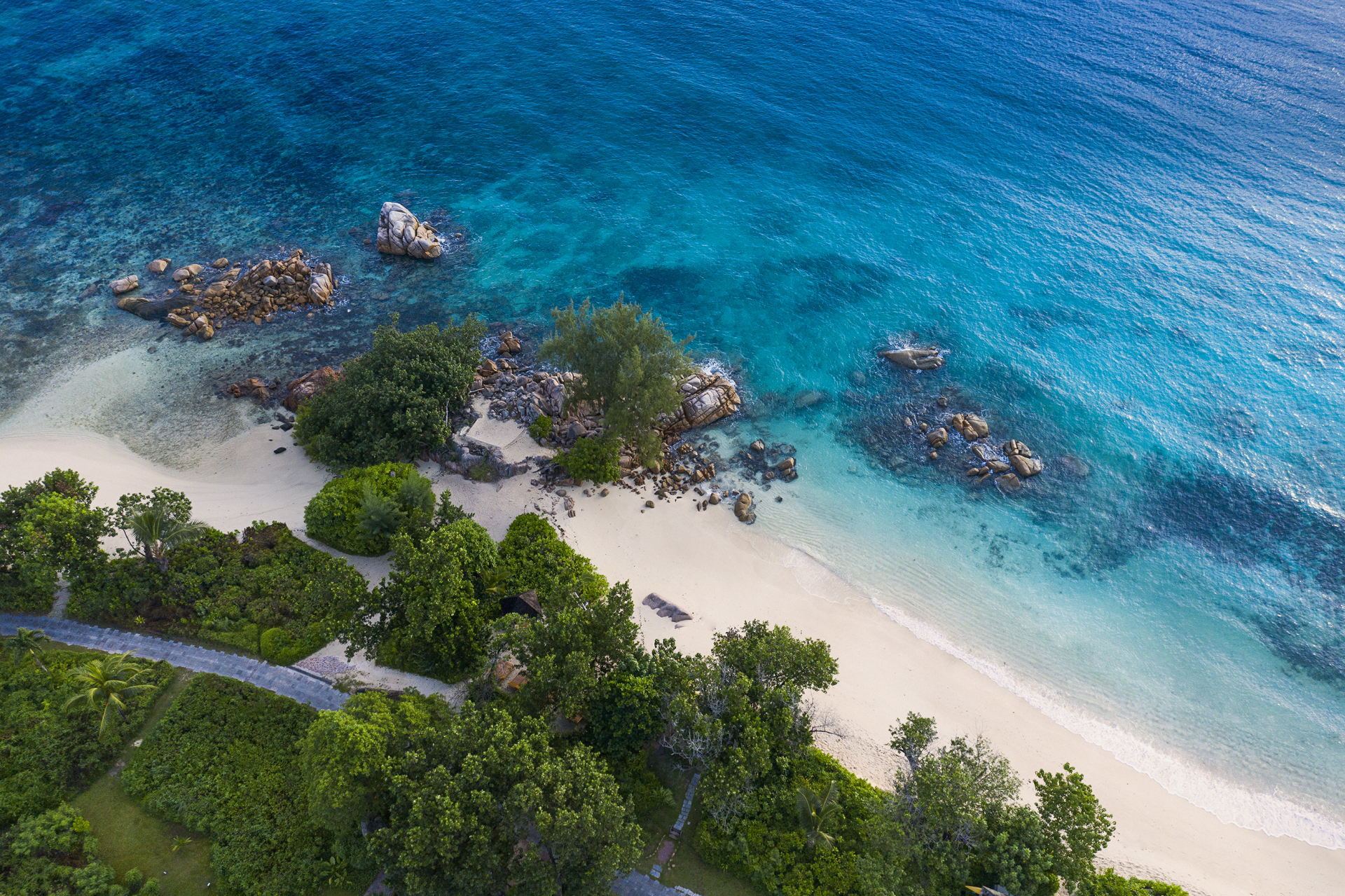Seychellerne-Raffles Seychelles-strand Stranden ved Raffles Seychelles, Seychellerne