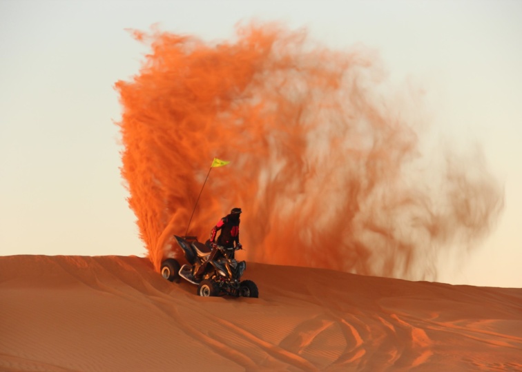 Kør i jeep, på sandboard eller på Quadbike i Dubais ørken