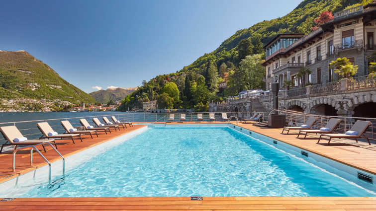 Poolen på Mandarin Oriental Lago Di Como, Comosøen, Italien Poolen på Mandarin Oriental Lago Di Como, Comosøen, Italien
