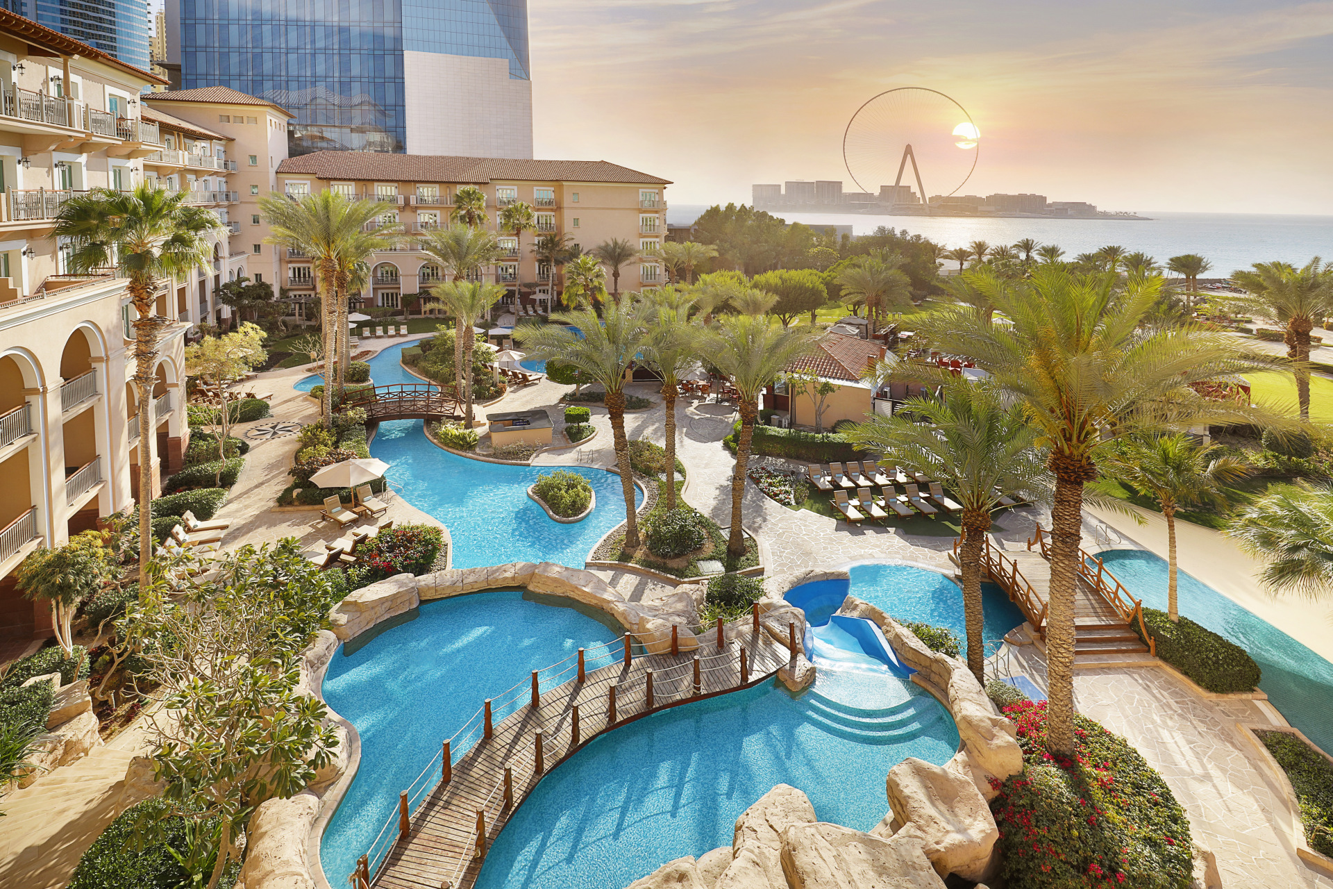 Pool område på The Ritz-Carlton, Dubai