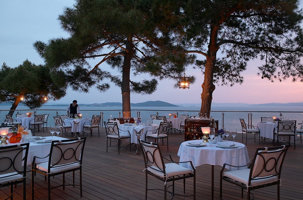 Nyd den smukke udsigt fra Kamares Restaurant Eagles Palace, Halkidiki, Grækenland