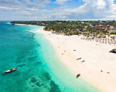 Den gyldne strand ud for Gold Zanzibar Beach, Zanzibar